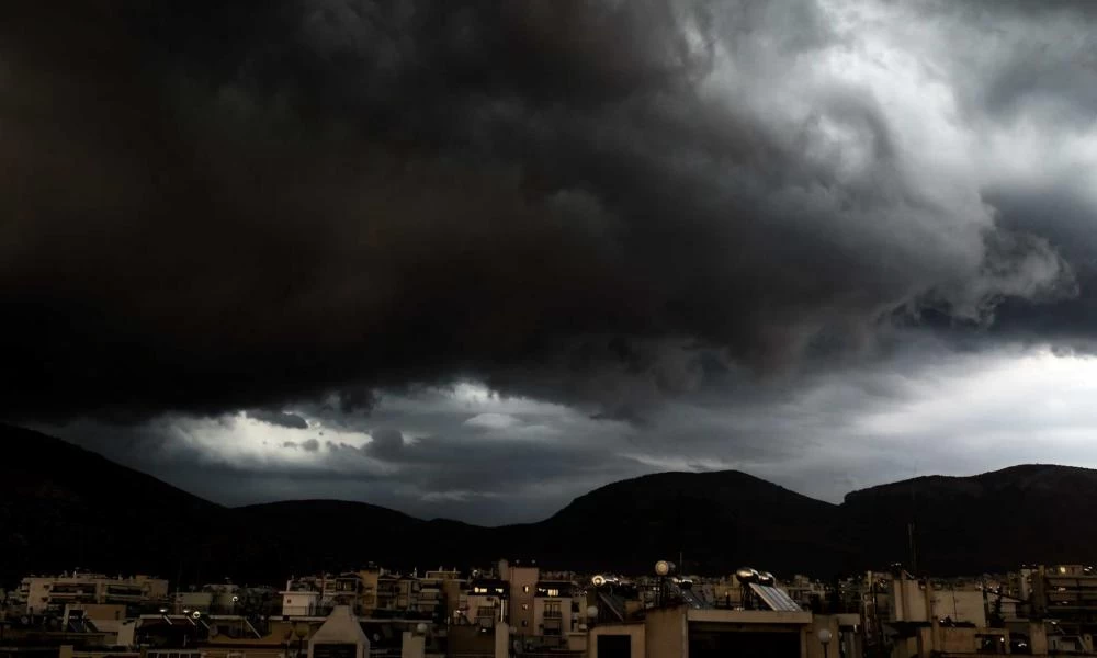 Καιρός meteo: Βροχές και καταιγίδες τη Δευτέρα